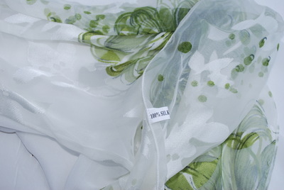 杭州藍(lán)美卡絲巾 廠家直銷(xiāo)，高貴新穎，現(xiàn)貨熱銷(xiāo)中